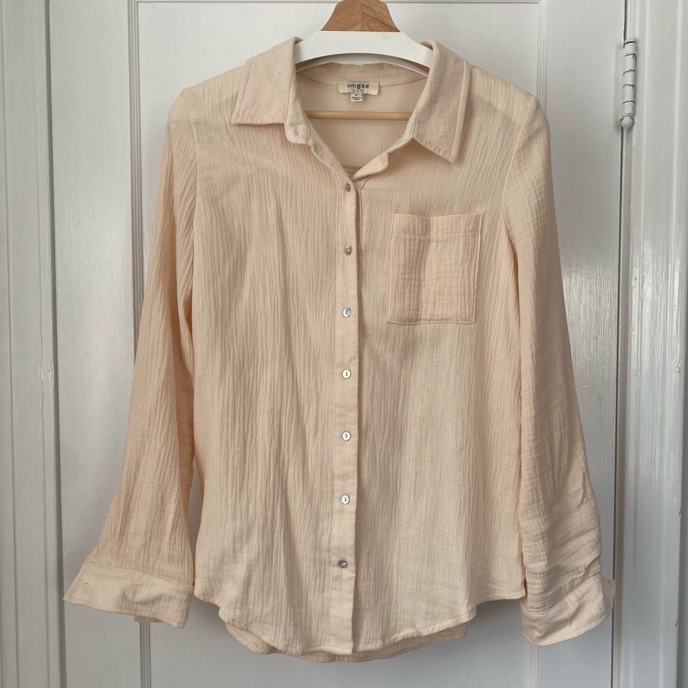 umgee USA, size Small blouse/top. Cream/peach/neutral